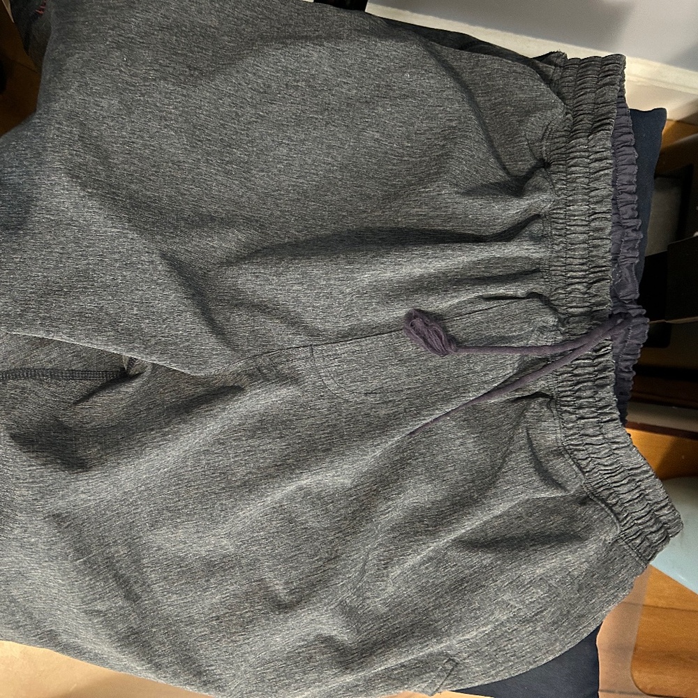 Rhone shorts L grey in great shape
